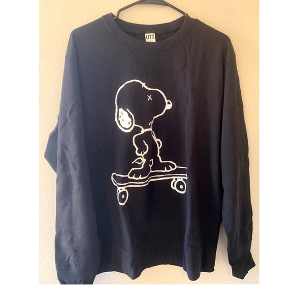 Kaws x Uniqlo x Peanuts Snoopy Skateboarding Sweatshirt